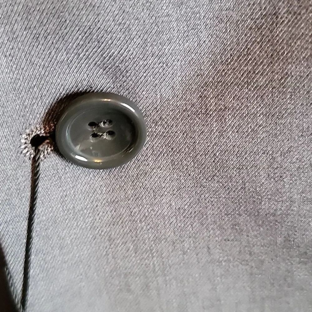 Demantie-Grey 2 button Jacket Size 42 R. NWT.